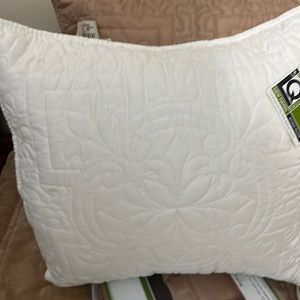 New Haven quilted pr of throw cream pillows
